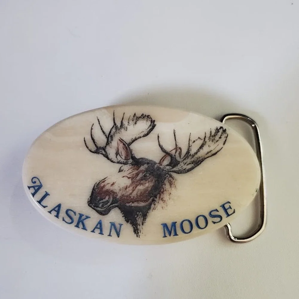 Alaskan Moose Etched Belt Buckle Scrimshaw Style Faux Bone Oval Wildlife Art
